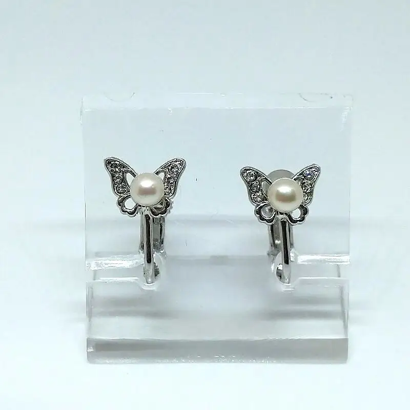 2203 真珠イヤリング・バタフライ（淡水本真珠・ボタン） 贈り物 かわいい アクセサリー カジュアル オシャレ クリスマスプレゼント 蝶々