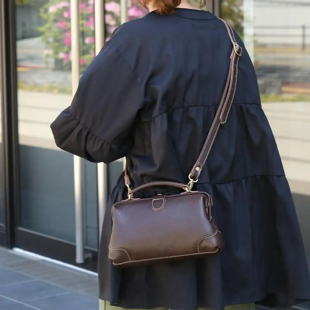 口枠ショルダーバッグ【福岡市内製造】＜チョコ＞