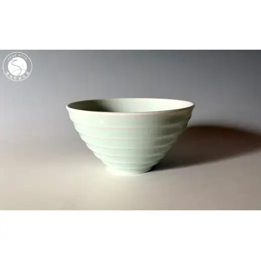 有田焼 青白磁線彫碗 お茶碗【中仙窯・中尾純作】作家 作家もの 中尾純 白磁 伝統工芸 器 うつわ 和食器 皿 A20-670