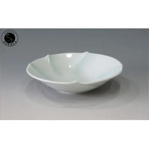 日展会友 照井一玄作 有田焼 白磁 花形 深皿【岳窯】食器 器 うつわ 白磁 花形 ボウル 盛鉢 煮物皿 シチュー皿 和食器 ろくろ成形 作家 作家もの 照井一玄 A20-672