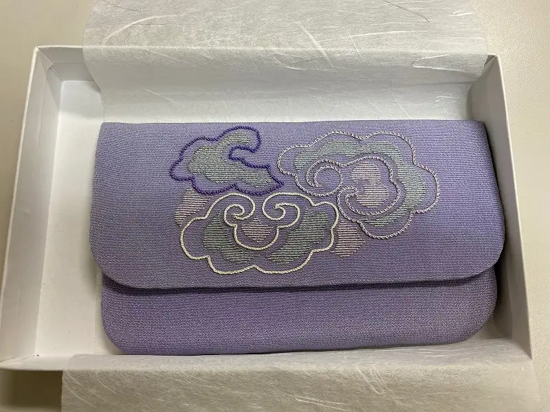 【加賀繍】（うす紫）数珠入れ「雲彩」