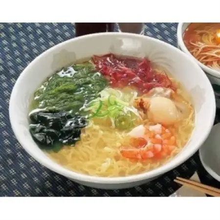 【小笠原製麺所】三陸海の恵み!本格 磯ラーメン 1食(特製スープ・わかめ・ふのり付)【配送不可地域：離島】【1758256】