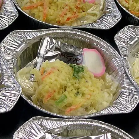 【小笠原製麺所】心も体も温まる!本格 なべ焼きうどん 3人前(特製つゆ・具材付)【配送不可地域：離島・沖縄県・九州】【1758288】