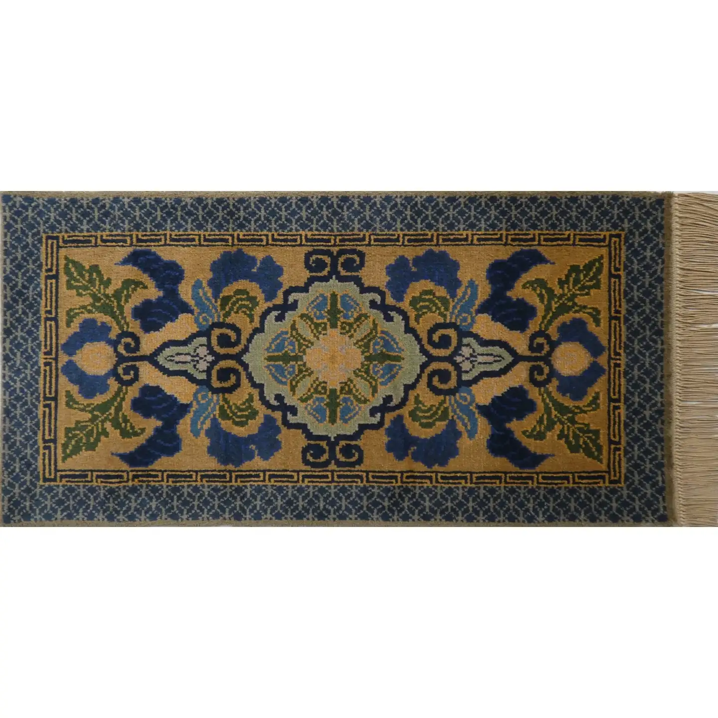 【受注生産】【手織】蟹牡丹文縁七宝（桑色地） 70×140cm、毛足1.8cm / 絨毯 カーペット 敷物 高級 / 佐賀県 / 株式会社鍋島緞通吉島家[41AAAM073]