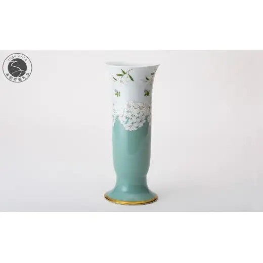 有田焼 白百合 フラワーベース【深川製磁】花器 花瓶 食器 器 うつわ 伝統工芸 磁器 陶磁器 モダン シンプル 白 ホワイト | 110000円 11万円 | aa059