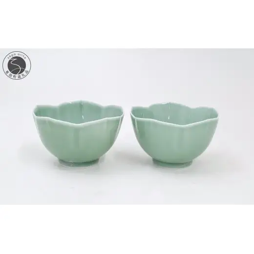 有田焼 笹青磁 ペア桔梗型中付【深川製磁】食器 器 うつわ 小鉢 セット 和食器 伝統工芸 青磁 シンプル 上品 使いやすい aa065