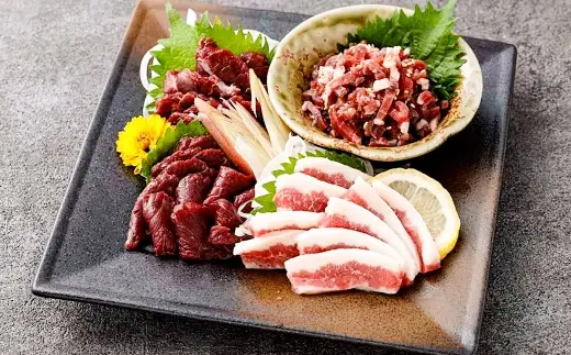 ＜ R8年熊本地震復興支援 ＞馬刺し 3種 約200g セット 馬刺し 馬刺 お肉 肉 ニク にく 馬肉 馬 高タンパク 低カロリー ヘルシー 晩酌 つまみ 真空冷凍 冷凍 上赤身 フタエゴ ユッケ 食べ比べ