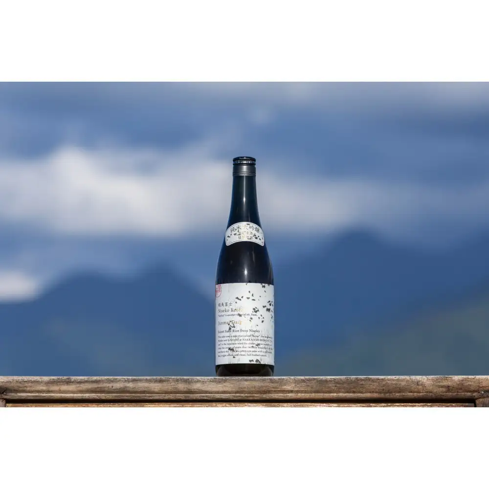越後の名酒「八海山」純米大吟醸 ニセコ蝦夷富士【四合瓶720ml】