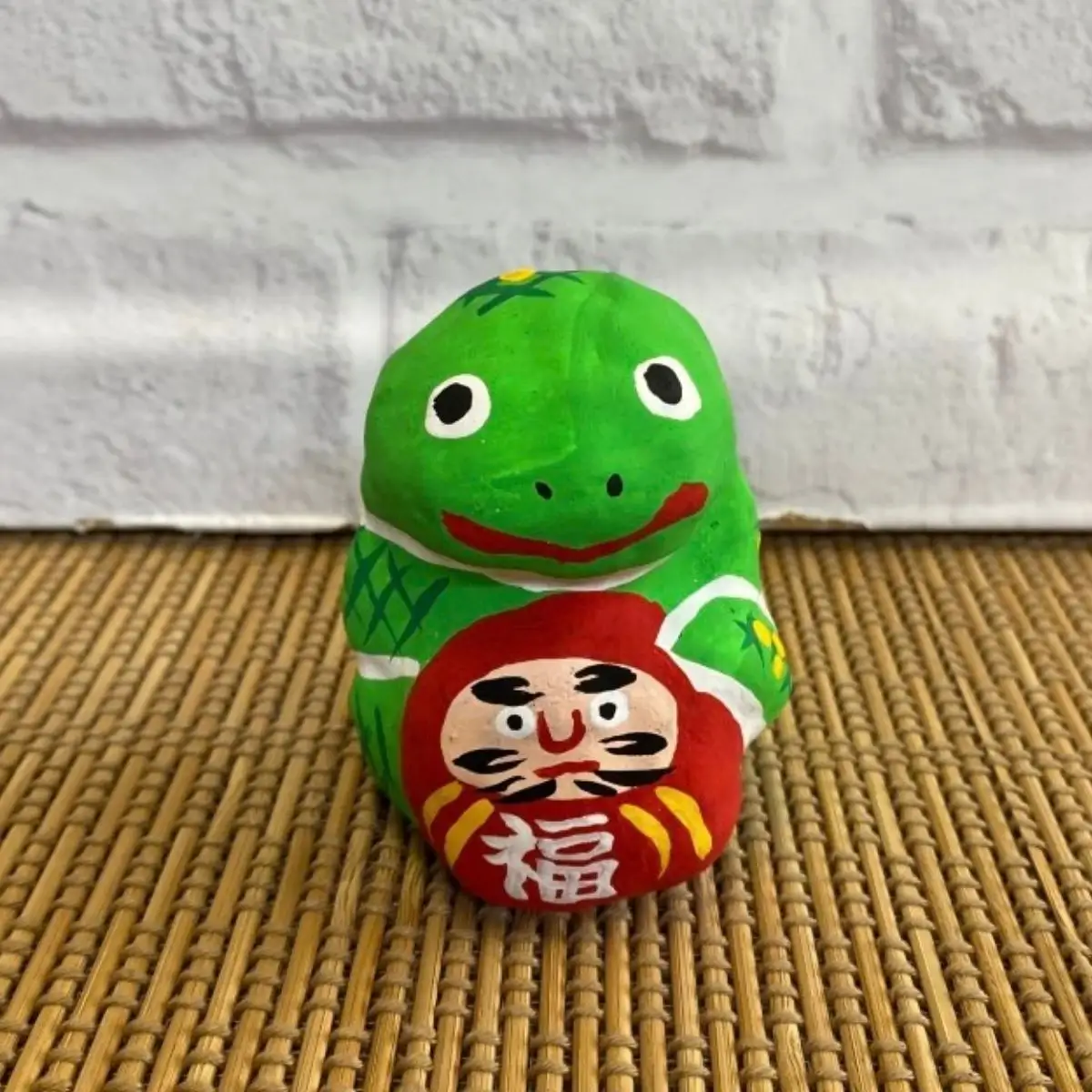 達磨抱き巳(へび)手作り張子人形【埼玉県 春日部市 達磨抱き巳 へび 干支 置物 手作り 張子人形 縁起物 伝統工芸 ギフト】（AW019-1）