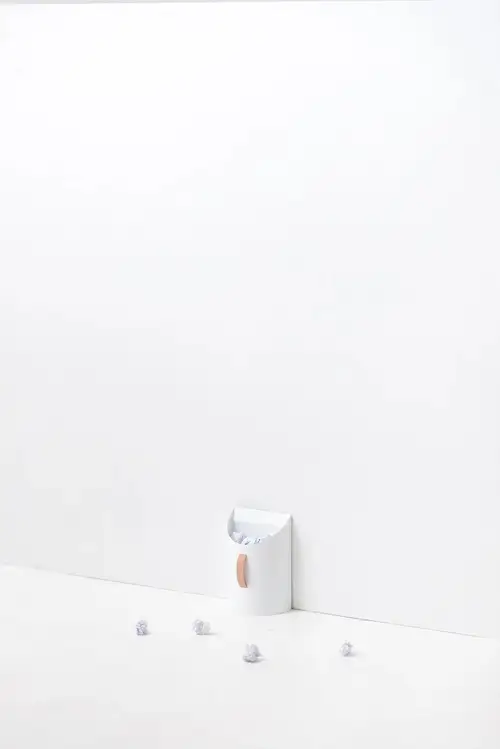 E168　BRUSHUP/カン（ホワイト）