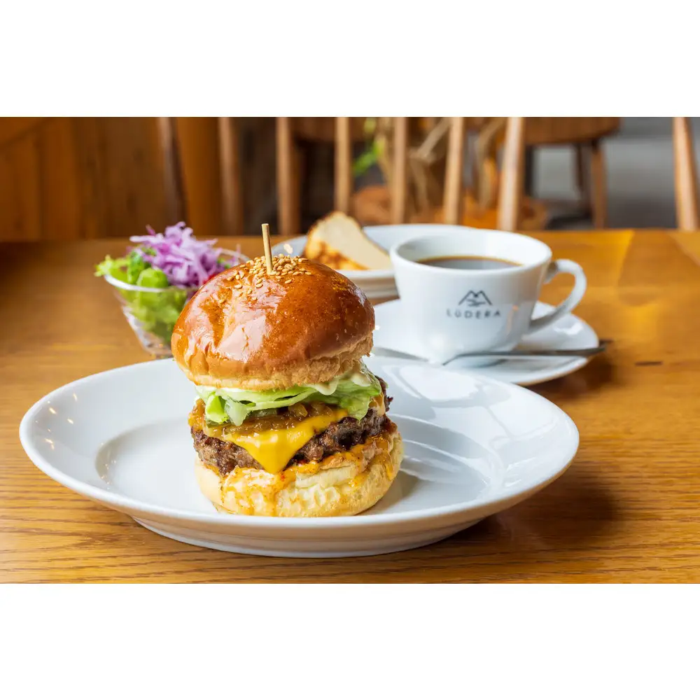 LuDERA 名物　ルデラバーガー＆ポテトセットお食事券