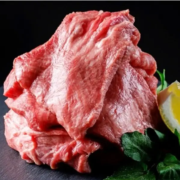 牛タン 厚切り 仙台名物 600g (5～6人前) 仲卸厳選 | 厚さ8mm タン元 霜降り 牛肉 肉 焼肉 ステーキ 贈り物 ギフト お取り寄せ プレゼント お祝い お歳暮 お正月 クリスマス