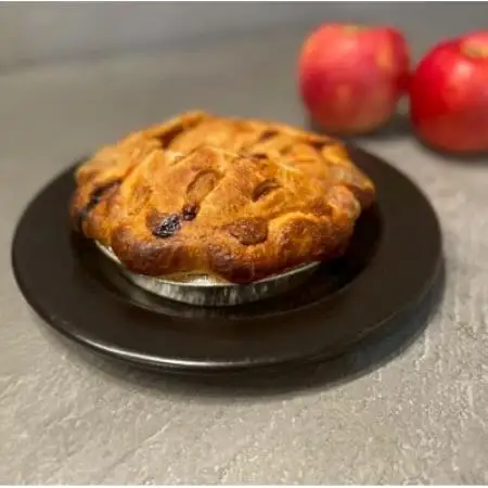 りんごの苗を植える所から始めたアップルパイ専門店【クリームチーズアップルパイ】ミドルホール【配送不可地域：離島・北海道・沖縄県・東北・関東・信越、北陸】【1754544】