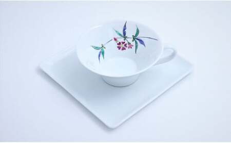有田焼 ティーカップ＆ソーサ 山桜文【赤絵白磁硯処 雪月花】食器 うつわ 器 磁器 陶磁器 コップ カップ ティーカップ カップ&ソーサー 花 山桜 さくら 手描き di019