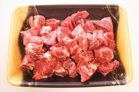 ttn196土佐あかうし煮込み用サイコロ(約570g)