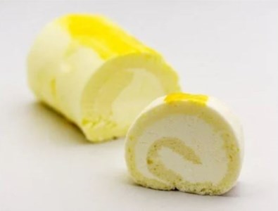 AE023_米粉で作ったパッションフルーツロールケーキ１２ｃｍ