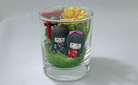 祈願のわらべ人形（ボトルフラワー）