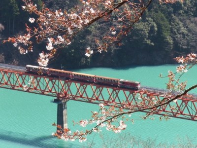145-1 大井川鐵道で行く 寸又峡温泉ホテル翠紅苑宿泊プラン