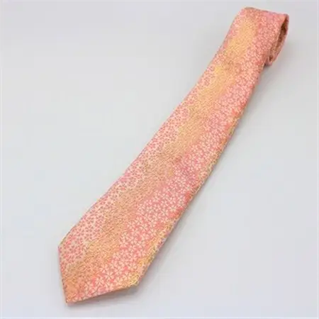 【数量限定】ひな人形の生地で職人が作ったネクタイ(サクラ柄)_装飾品・工芸品 ネクタイ・ベルト 服飾小物 _【1143767】