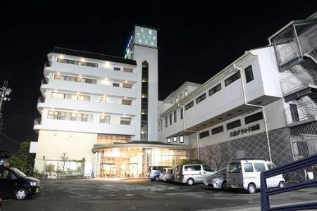 D144　八尾の秘湯　八尾天然温泉　日帰り温泉3名入館券＆ランチ＆大衆演劇特別指定席付