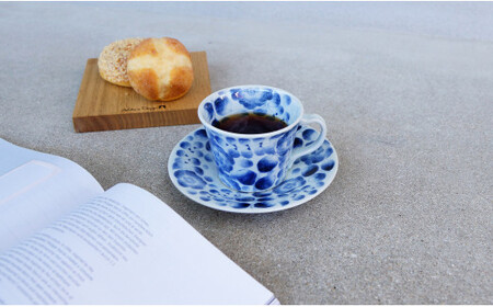 有田焼 辻が花コーヒーカップ＆ソーサー【山口洋一工房】食器 器 うつわ カップ＆ソーサー マグカップ カップ コーヒーカップ ソーサー コーヒーカップ＆ソーサー 染付 手描き 手作り ギフトセット 贈答 コーヒーカップ dh004