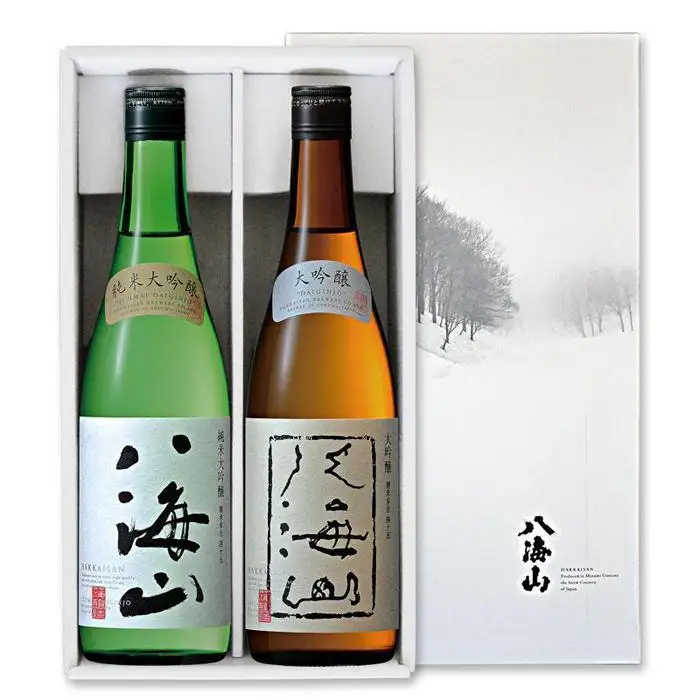 八海山 純米大吟醸＆大吟醸 720ml ギフトセット【八海山 大吟醸 純米大吟醸 四合瓶 セット 日本酒 720ml ギフト 新潟 地酒 厳選 晩酌 熱燗 お酒 酒 さけ お中元 お歳暮 贈答】