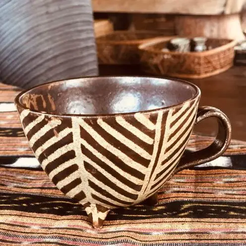 南陶窯　久場政一作　蓋、つる無し急須、茶碗　やちむん 南陶窯＞三つ足カフェオレボウル【灰釉・線紋】 〇 読谷村 うつわ 陶器