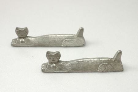 錫でできた「ネコのカトラリーレスト」【三三鋳金工房】_A0114-181