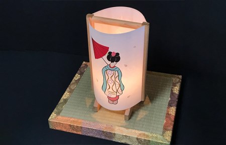 着物生地で作ったおしゃれな行灯（あんどん） 舞妓さんとつるし飾り