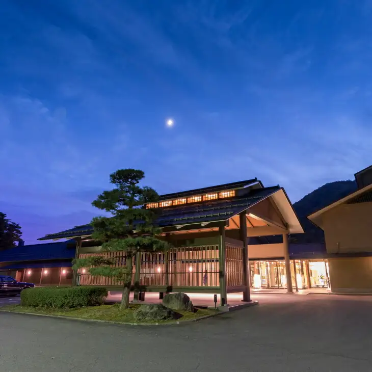 和風旅館の奥ゆかしいおもてなし 花巻温泉 佳松園 客室三間タイプに泊まる花巻の旅ペア 【604】
