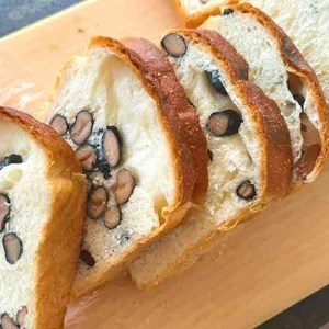丹波篠山ふわもち山の芋の黒豆食パン2斤 冷凍配送パン 冷凍食品パン おいしいパン[BA57]