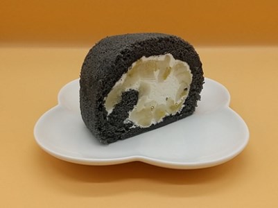 伊豆の果物つめすぎロールケーキ 黒