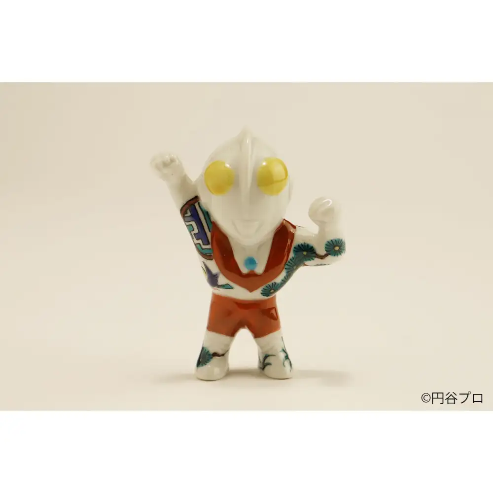 九谷焼　ウルトラマン　古九谷風