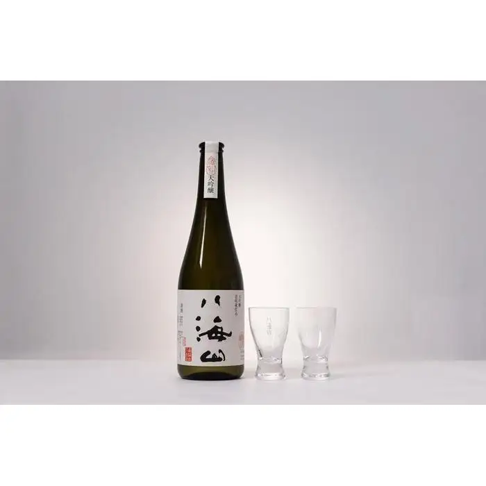 越後の名酒「八海山」 大吟醸 浩和蔵仕込【720ml】と冷酒グラス 70ml×2個セット | 八海山