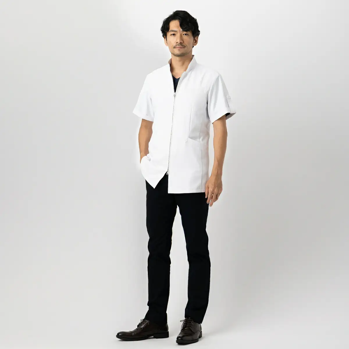 レピウスの白衣 【メンズ】 スタンドカラーZIP ショートジャケット [半袖] ストレッチ素材 / ネーム刺繍付き(サイズ：46サイズ)_0113-015-T04-2