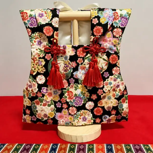 【3.黒色系（桜・牡丹・紅葉）】【選べる8色】ベビーお祝い着(被布)