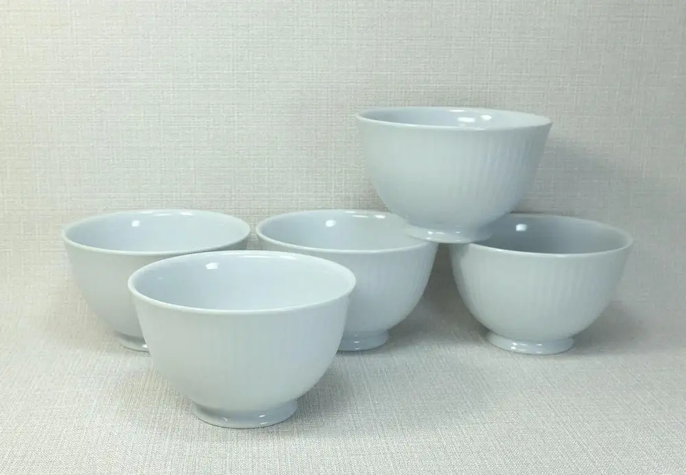 【波佐見焼】φ13ｃｍの小さめ丼５個組  花ふわり白 【西海陶器】 ５ 30590｜波佐見焼 陶器