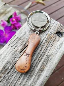 屋久杉Initialイニシャルキーホルダー　”I”