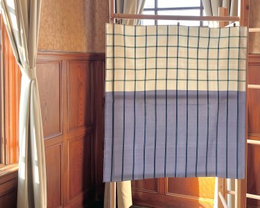 岡谷シルク SUWASHIKI FUROSHIKI（70cm）