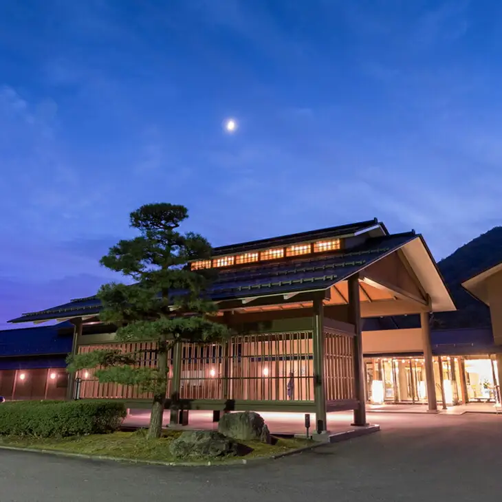 花巻温泉 佳松園 半露天風呂付客室 ペア宿泊券　【1542】