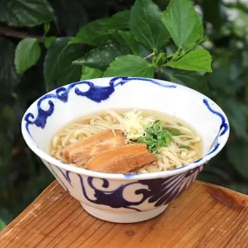 【金月そば】沖縄そば・炙り軟骨ソーキそば（4食セット） 〇 そばじょーぐー 読谷村 国産小麦 8種の魚節　きんちちそば