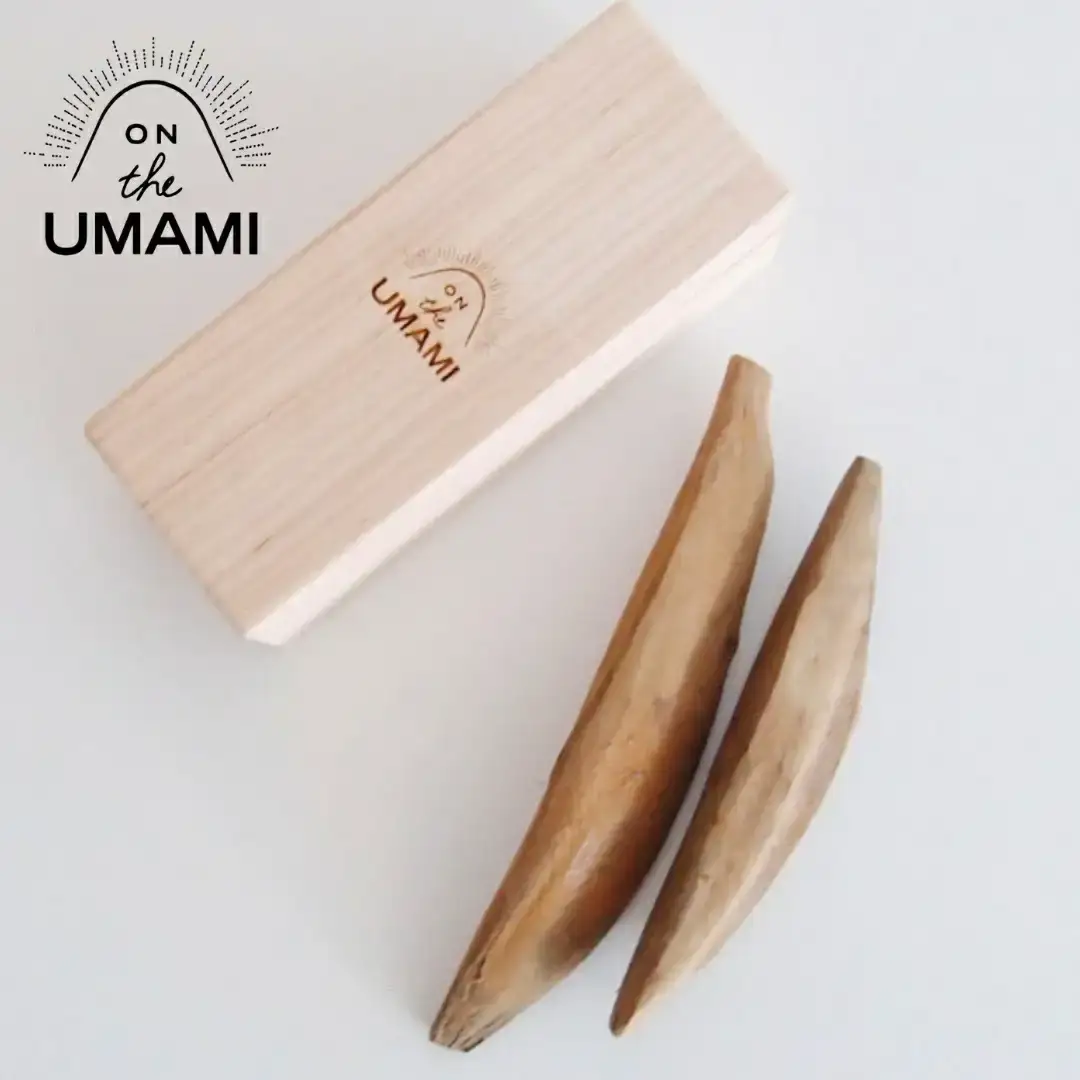 UMAMI 鰹節削り器 本枯鰹節（2本） セット 桐 青紙×白樫 045S004