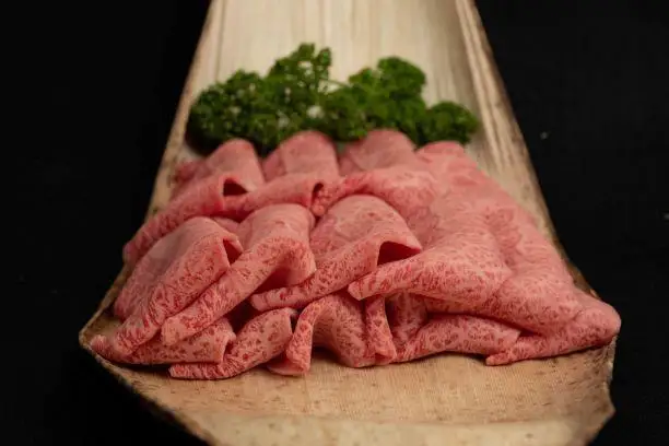〈内山肉店〉雪温貯蔵にいがた和牛　みすじしゃぶしゃぶ用６００ｇ【高島屋 選定品】｜和牛