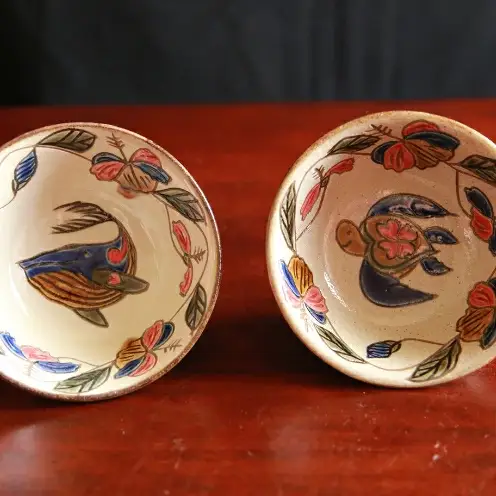 【陶芸工房ふじ】4寸マカイ1枚焼き（ハイビスカス・カメ)と（ハイビスカス・クジラ）セット