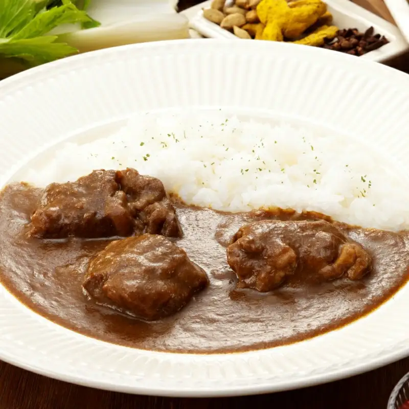 熊野牛肉カレー甘口・辛口　200ｇ　各2食 / 田辺市 熊野牛 ブランド牛 牛肉 牛肉カレー レトルトカレー レトルト レトルト食品 カレー セット 詰合せ 食べ比べ【oon001】