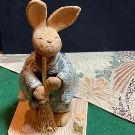 陶芸うさぎ　手作り1点もの!(お掃除おばさん)_雑貨     装飾品・工芸品  陶器・漆器 _【1299368】