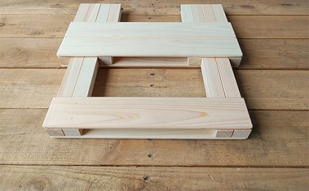 26-255．国産 四万十ヒノキ使用『ヒノキのフォールディングチェアー』