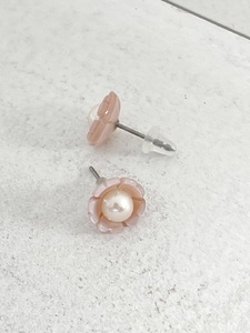 1357二見結ひ　チタンピアス（淡水真珠4.0mm）12　チタン　二見　夫婦岩　あこや真珠　ギフト　プレゼント　普段使い　アレルギー対応