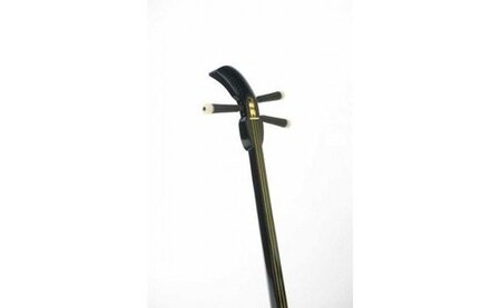 【専門職人が魂を込めた逸品】真壁型 奄美三味線（黒塗り） A033-004 三味線 楽器 奄美 シマ唄 手作り 民謡 ケース付き 替糸 音楽 伝統 奄美 鹿児島 奄美大島