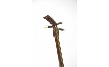 【専門職人が魂を込めた逸品】高級黒檀 真壁型 奄美三味線（スンチ塗） A033-005 三味線 民謡 シマ唄 伝統的工芸品